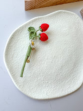Cargar imagen en el visor de la galería, Strawberry Earring